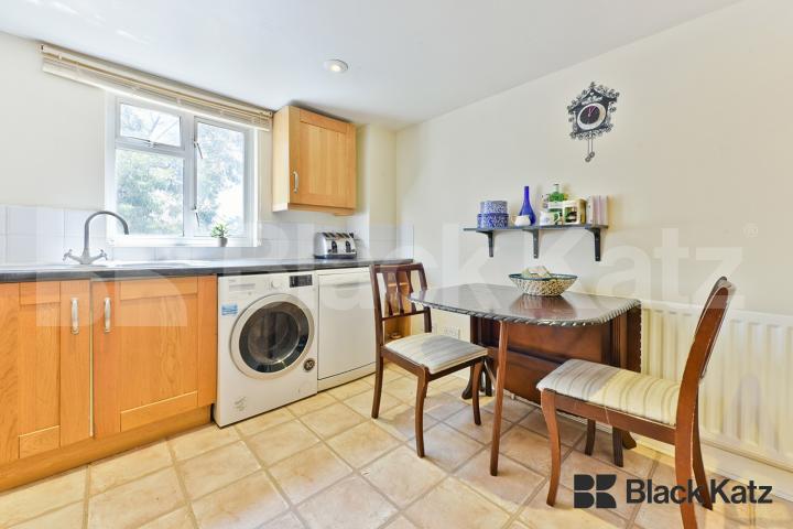 Split Level Apartment in Period House  Summerley Street, Earlsfield